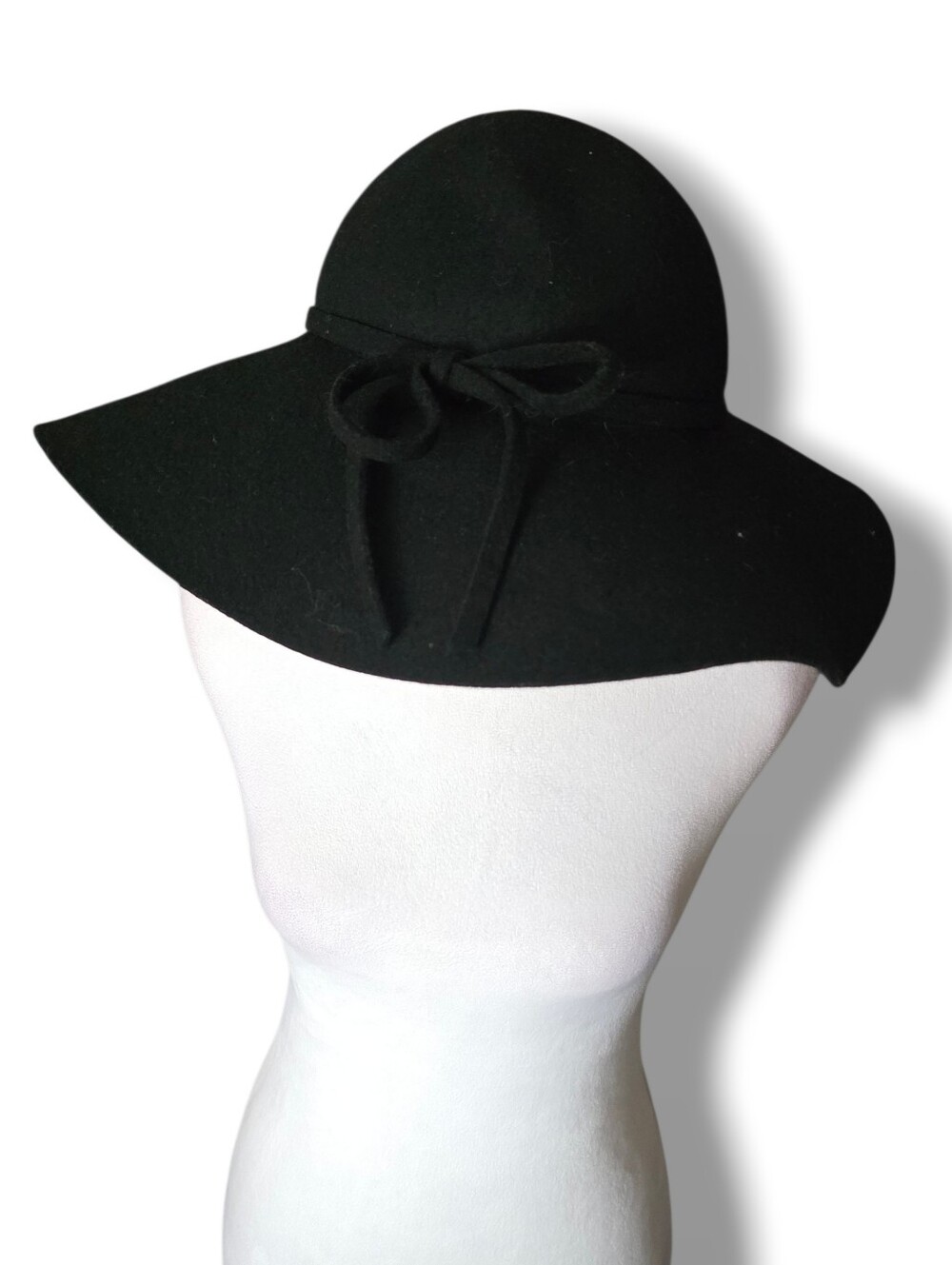 D&Y Black Wide-Brim Wool Felt Hat with Bow Accent